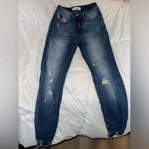 KanCan Super cute distressed skinny jeans!
